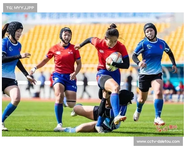 呼和浩特体育场草坪状况良好 适合橄榄球比赛中快速攻防节奏