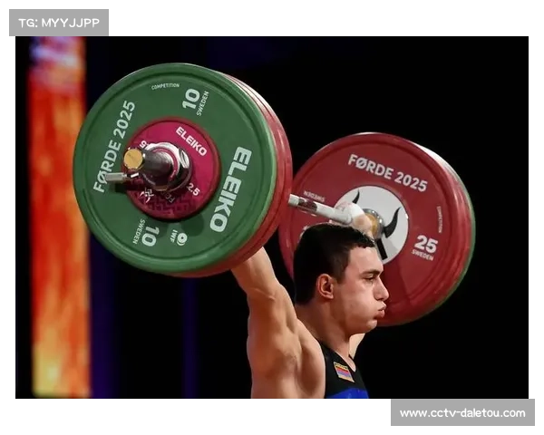 何岳基两破抓举世界纪录以非凡实力诠释中国力量与体育精神