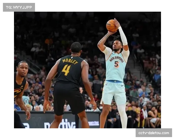 马刺客场110-107逆转猛龙,末节32-17攻势完成15分大逆转 马刺客场110-107逆转猛龙,末节32-17攻势完成15分大逆转